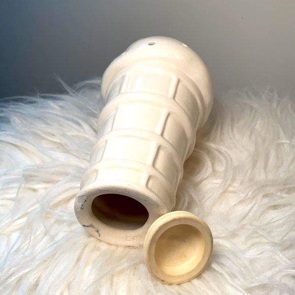 ICE CREAM SPRINKLE SHAKER | WHITE ICE CREAM NOVELTY SPRINKLES SHAKER - Picture 6 of 9